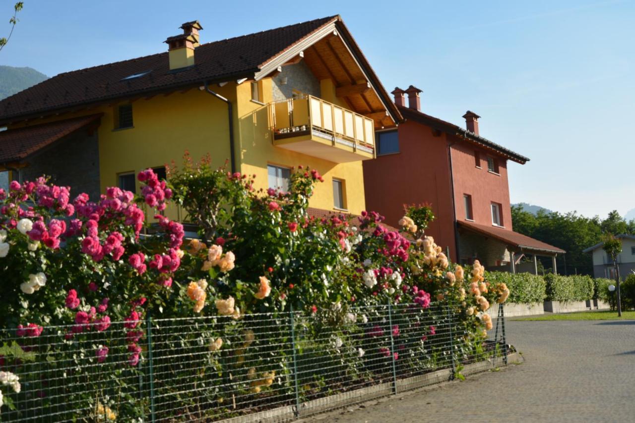 Residence Girasole Casa Gialla Colico Exteriör bild